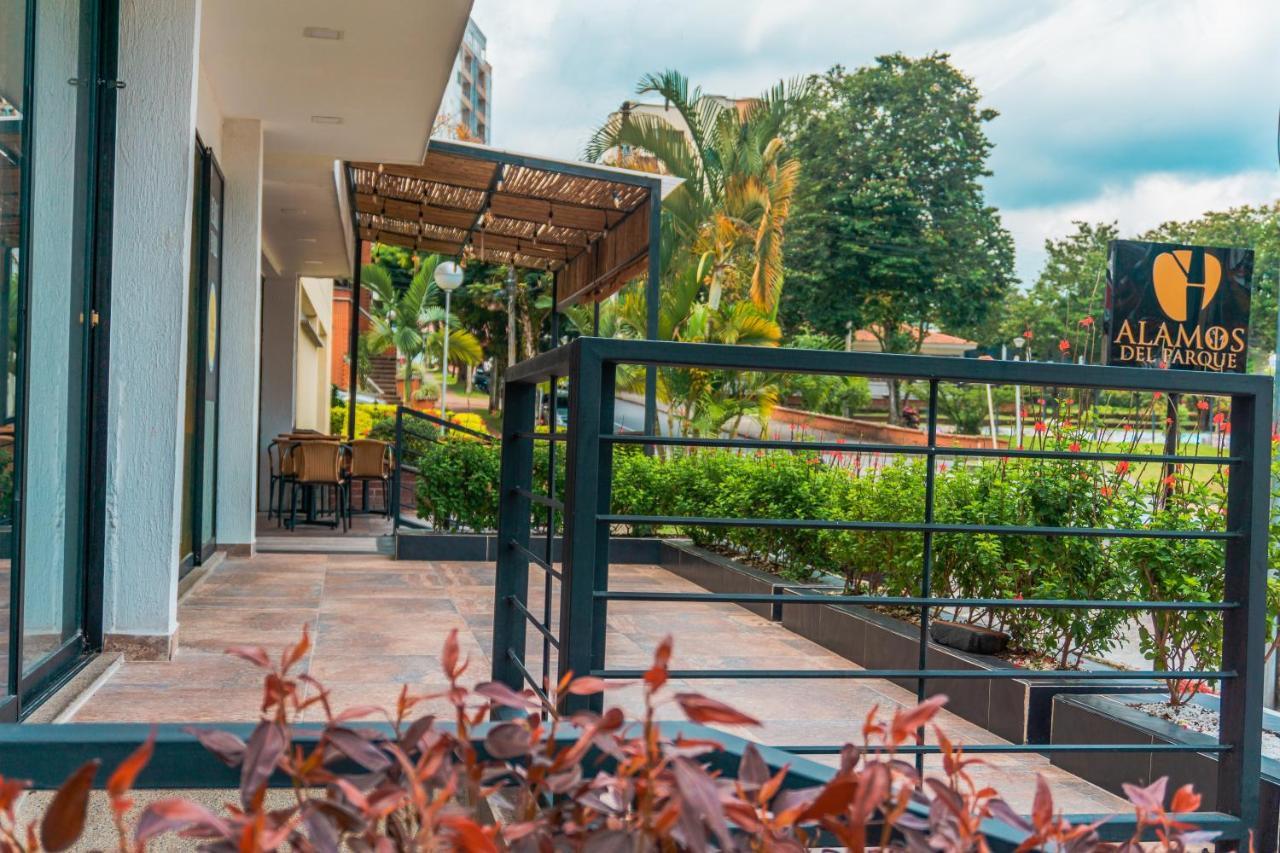 Hotel Alamos Del Parque ペレイラ エクステリア 写真