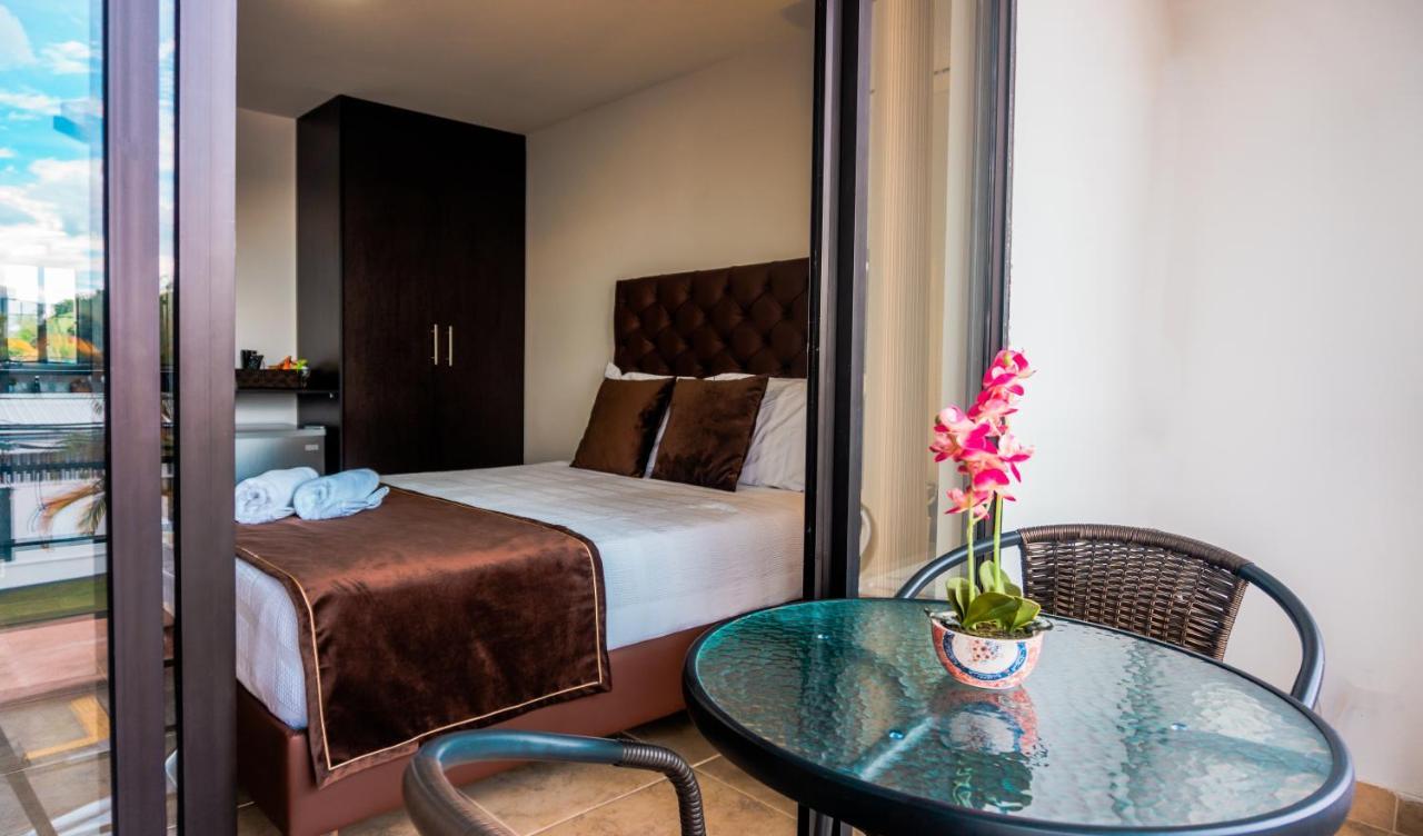 Hotel Alamos Del Parque ペレイラ エクステリア 写真